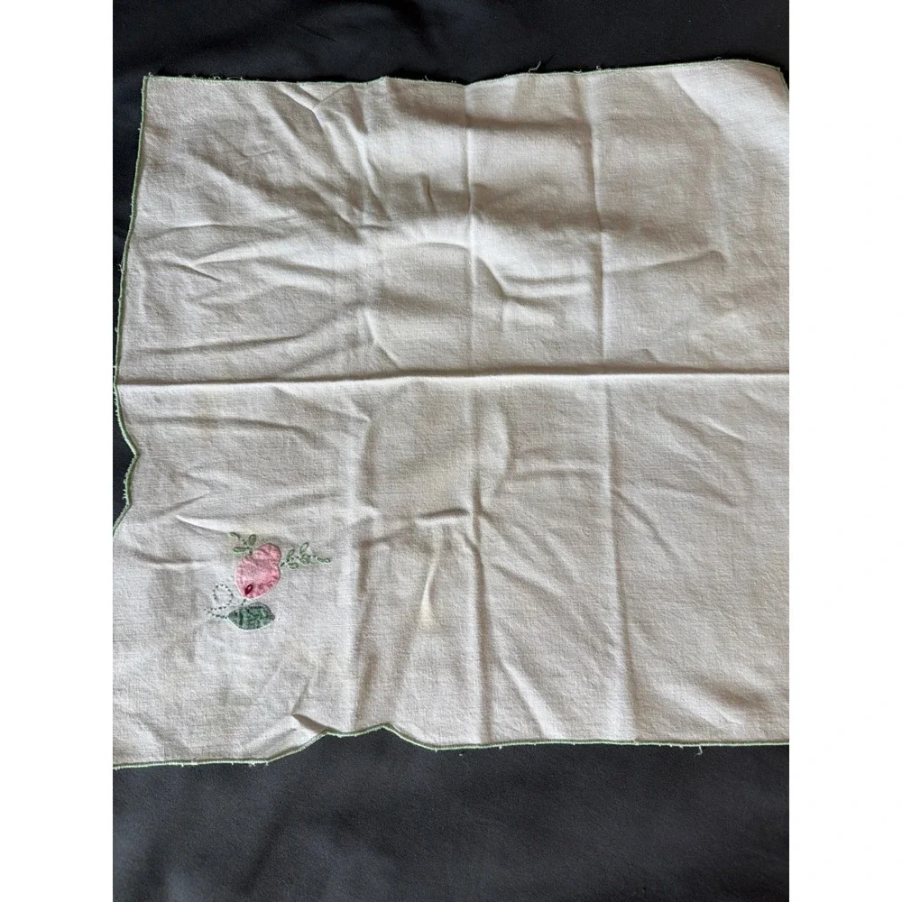 Vintage Hand Embroidered Floral Napkins Set of 7 White Green Scalloped Edge 14in
